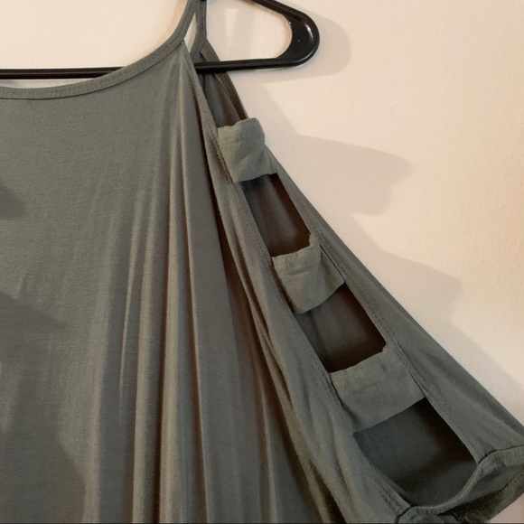 Emerald Cut-Out Sleeve Top - Picture 5 of 5